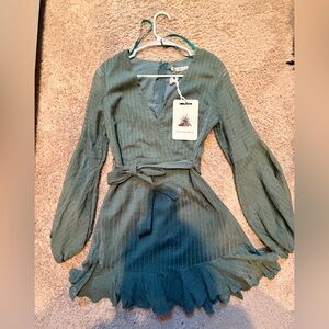 Short  Green Long-Sleeve Dress